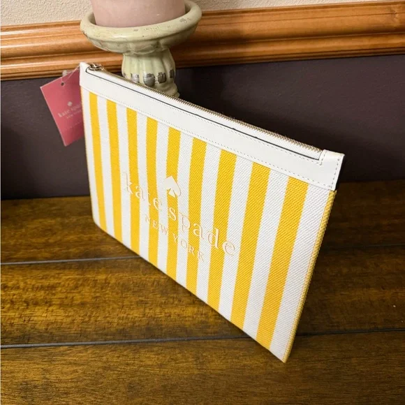 ✨NWT - Kate Spade Street Tote Large Zip Pouch✨ - Picture 6 of 8